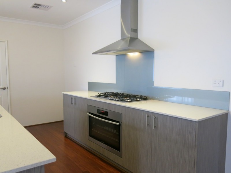 17 Hickman Drive, Piara Waters WA 6112