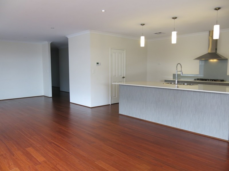 17 Hickman Drive, Piara Waters WA 6112