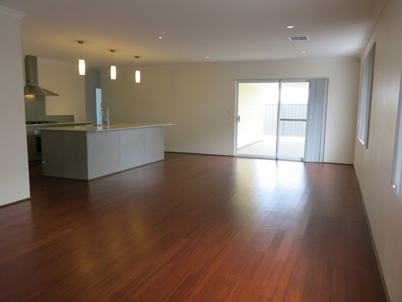 17 Hickman Drive, Piara Waters WA 6112