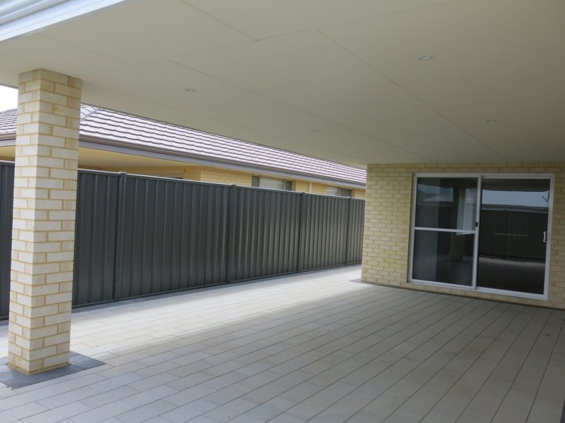 17 Hickman Drive, Piara Waters WA 6112