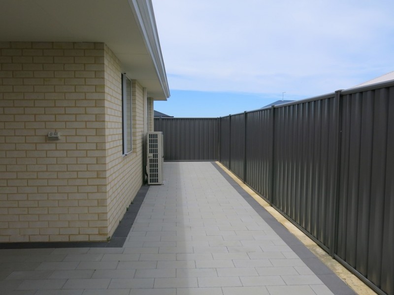 17 Hickman Drive, Piara Waters WA 6112