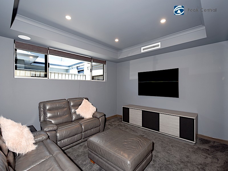 11 Chambri Chase, Success WA 6164