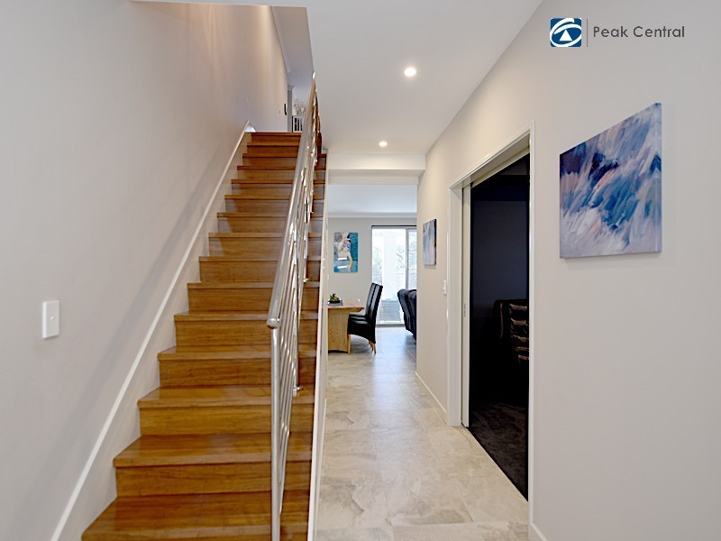 11 Chambri Chase, Success WA 6164