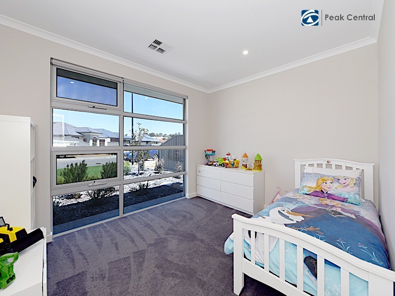 11 Chambri Chase, Success WA 6164