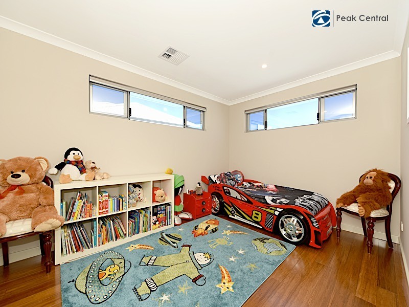 11 Chambri Chase, Success WA 6164