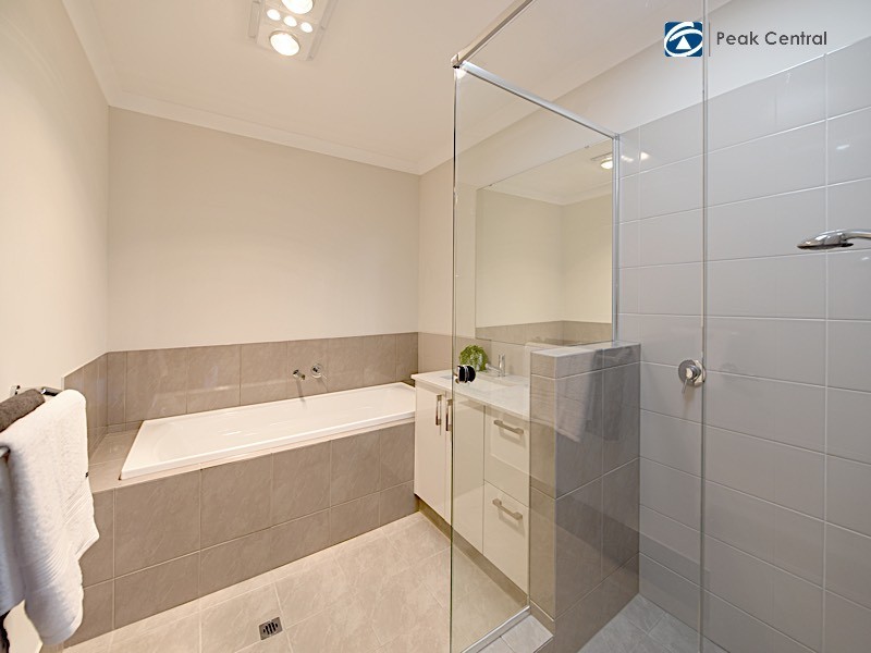 11 Chambri Chase, Success WA 6164