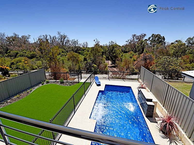 11 Chambri Chase, Success WA 6164