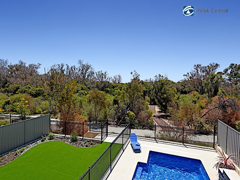 11 Chambri Chase, Success WA 6164