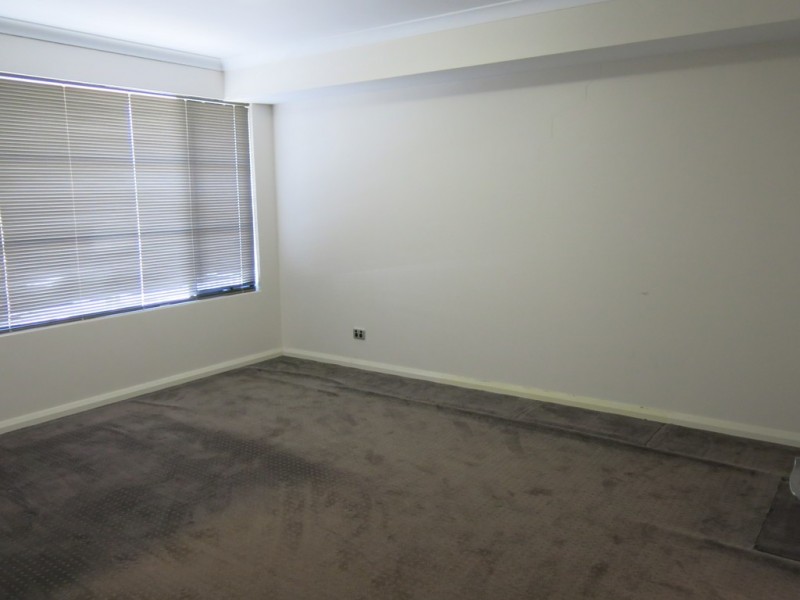 10 Essence Bend, Atwell WA 6164