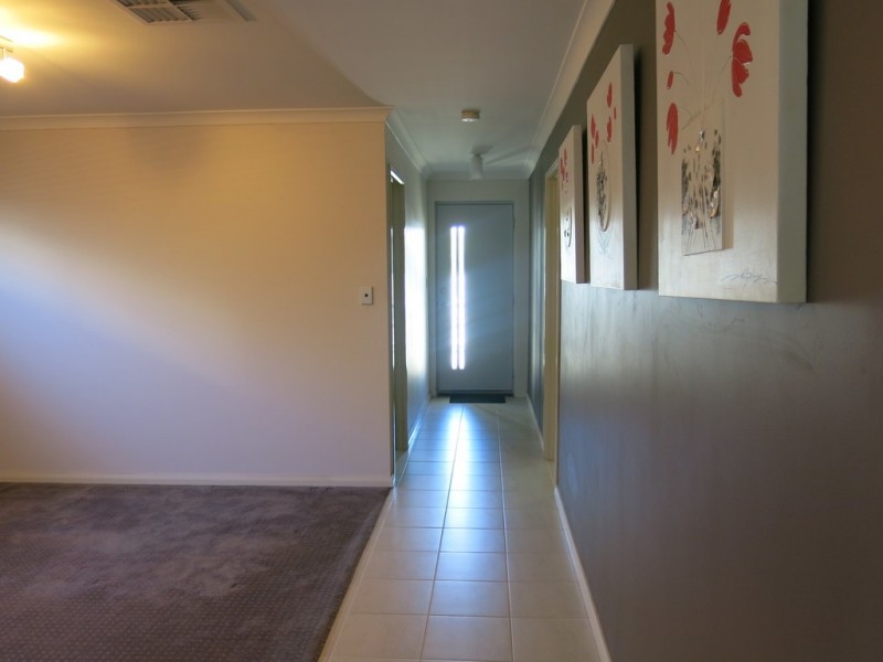 10 Essence Bend, Atwell WA 6164