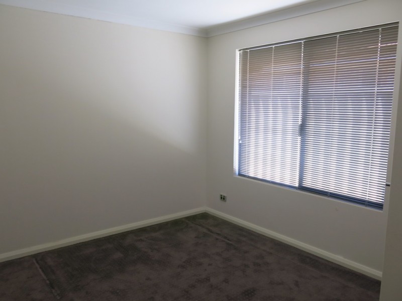 10 Essence Bend, Atwell WA 6164