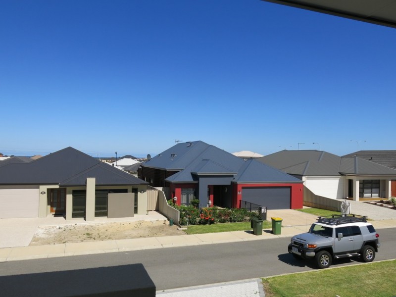 16 Verbania Loop, Beeliar WA 6164