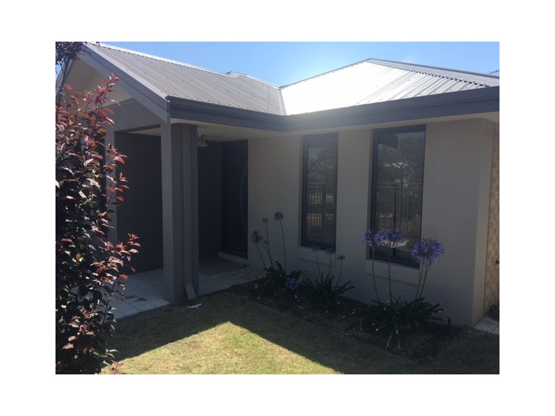 12 Worcester Bend, Piara Waters WA 6112