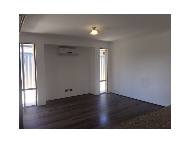 12 Worcester Bend, Piara Waters WA 6112