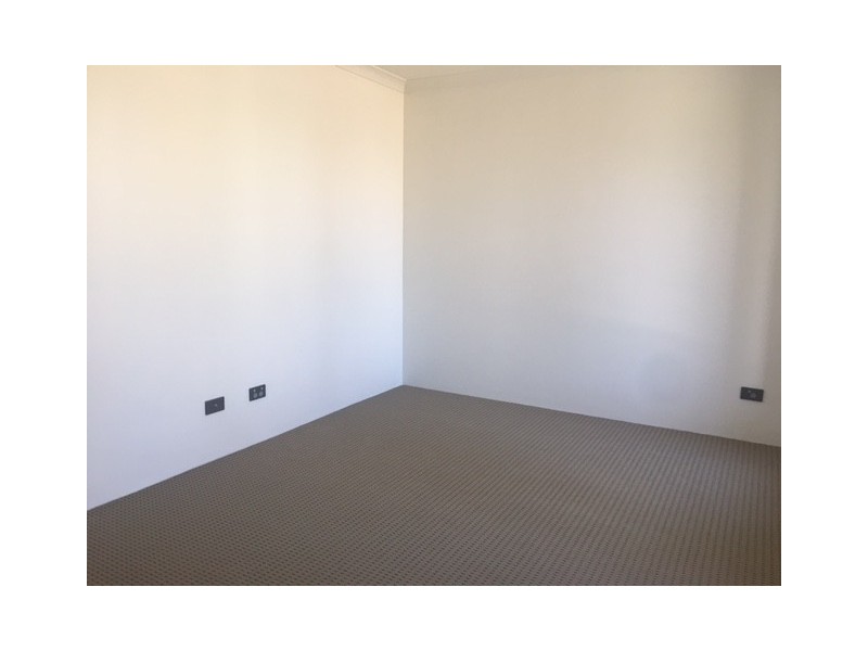 12 Worcester Bend, Piara Waters WA 6112