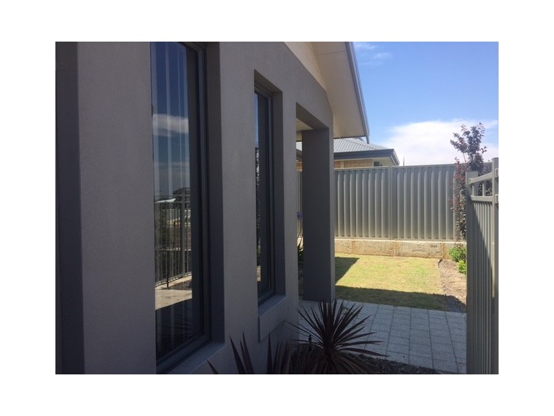 12 Worcester Bend, Piara Waters WA 6112