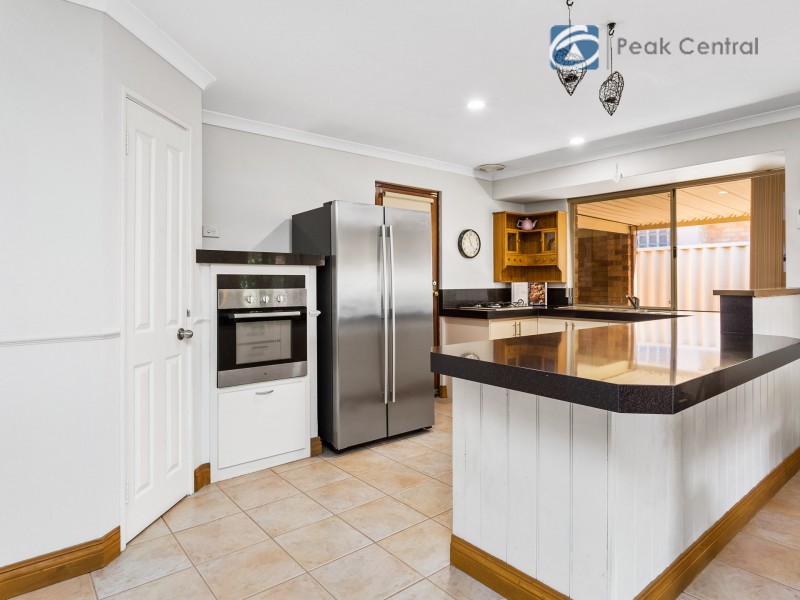 24 St Claire Gardens, Atwell WA 6164