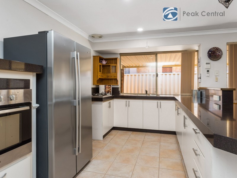 24 St Claire Gardens, Atwell WA 6164