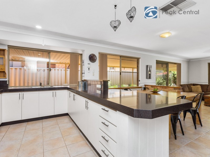 24 St Claire Gardens, Atwell WA 6164