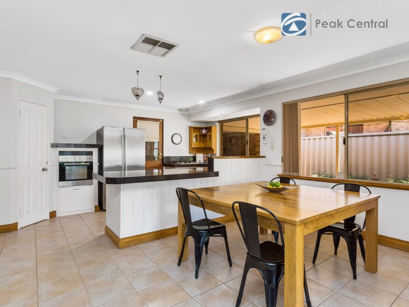 24 St Claire Gardens, Atwell WA 6164