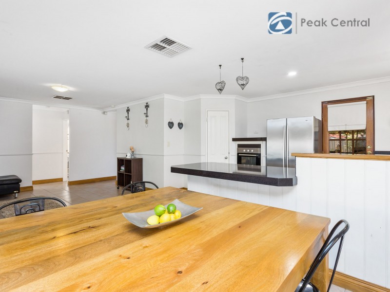 24 St Claire Gardens, Atwell WA 6164