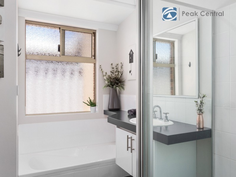 24 St Claire Gardens, Atwell WA 6164