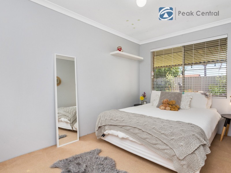 24 St Claire Gardens, Atwell WA 6164