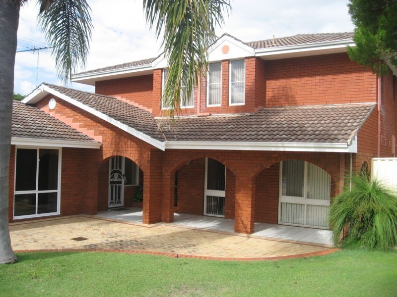 13 Worthington Rd, Booragoon WA 6154