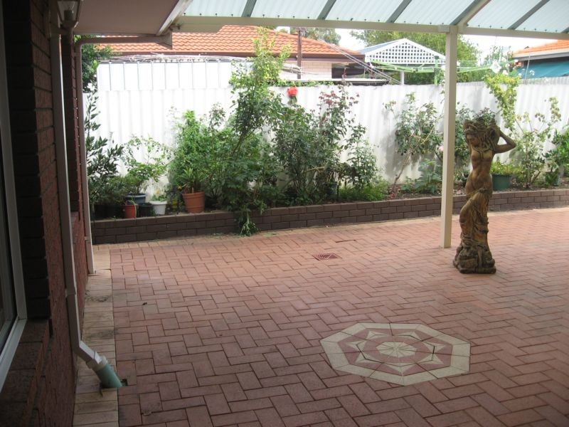13 Worthington Rd, Booragoon WA 6154