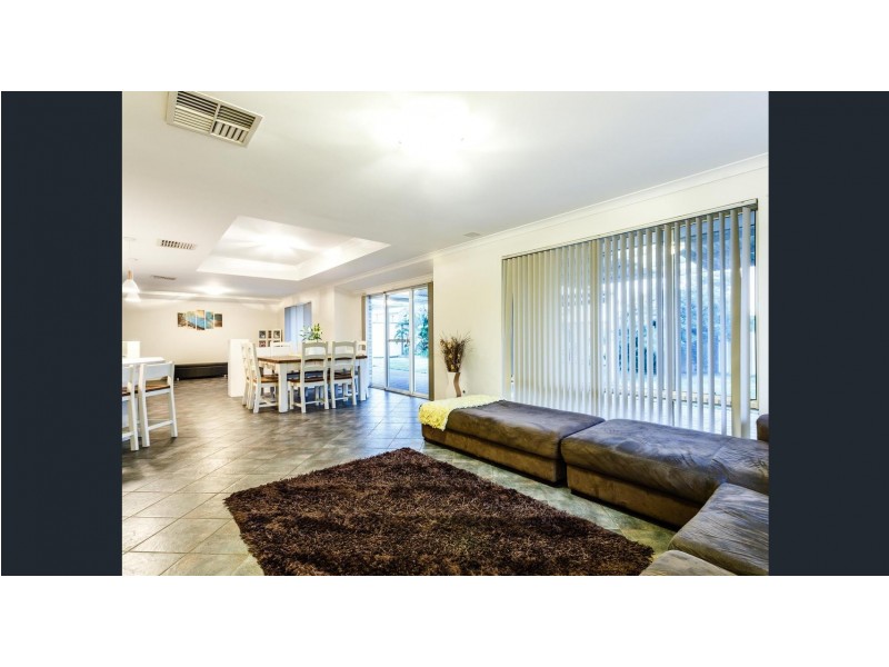 3 Cloverdale Lane, Success WA 6164