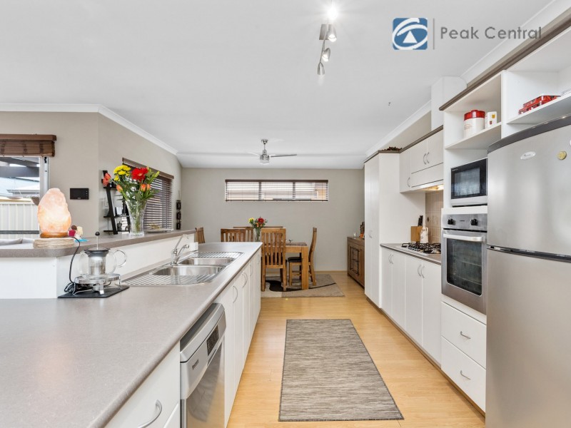 2/14 Ellesmere Circuit, Success WA 6164