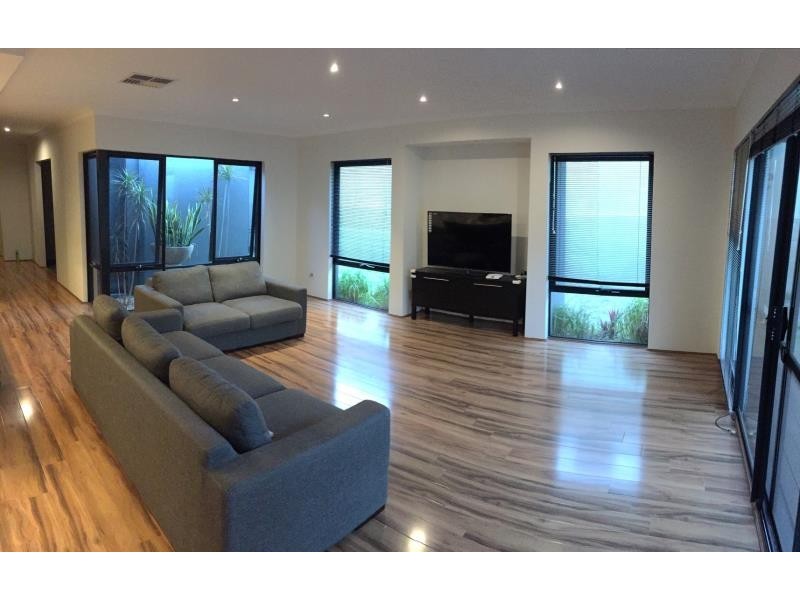 42 Mohan Loop, Hammond Park WA 6164