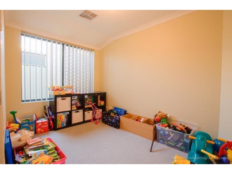 10 Tozer Loop, Atwell WA 6164