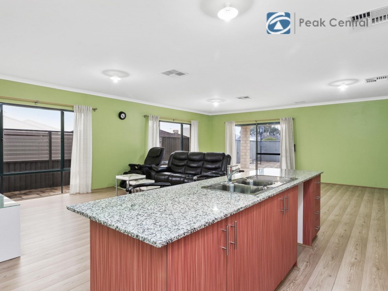 38 Mosman Loop, Success WA 6164
