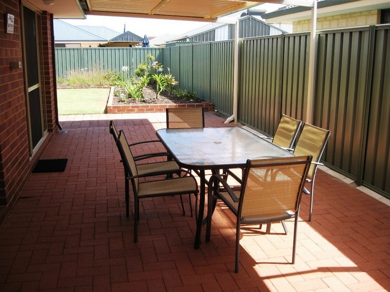 208 Bartram Road, Atwell WA 6164