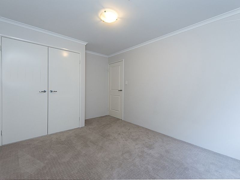 27 Oak Ridge Meander, Success WA 6164