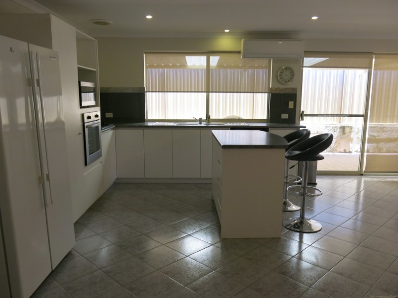 17 Ranunculus  Court, Beeliar WA 6164