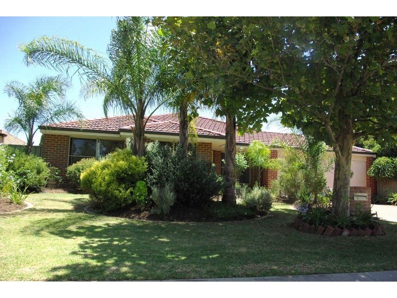 16 Strand Close, Atwell WA 6164