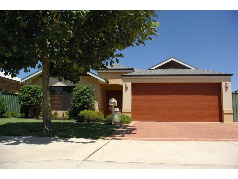 14 Bendee Drive, Atwell WA 6164