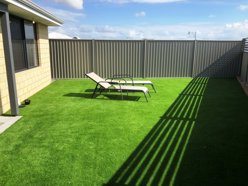 4 Needlewood Loop, Wandi WA 6167