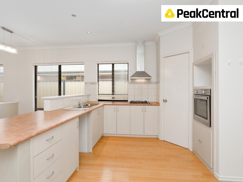 3 Sweetwater Bend, Success WA 6164