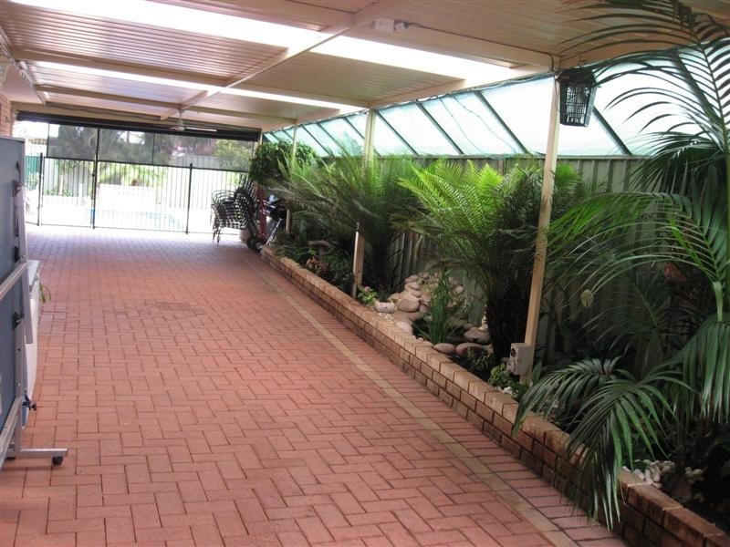 10  Calder Way, Atwell WA 6164