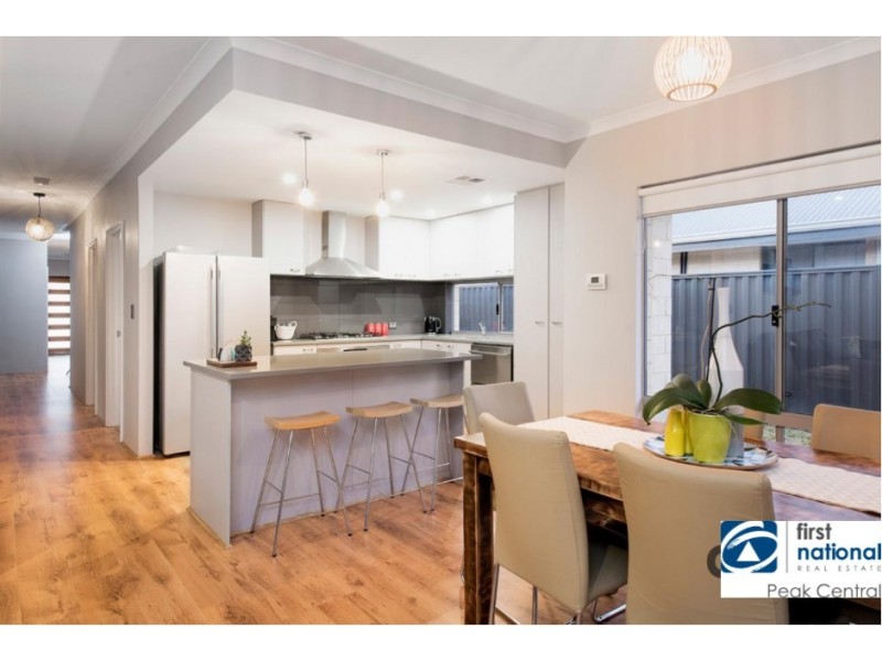 38 Jewel Gardens, Hammond Park WA 6164