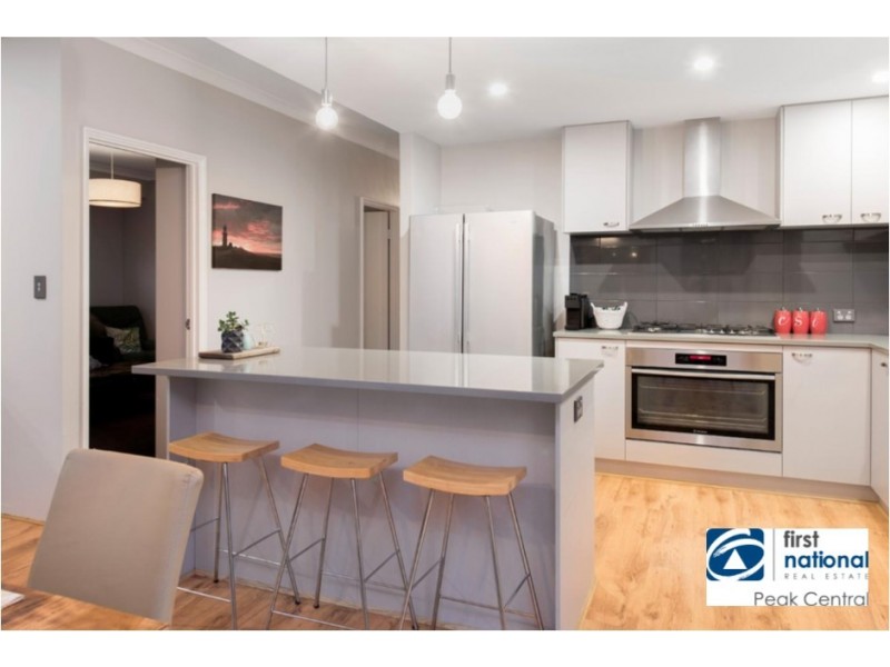 38 Jewel Gardens, Hammond Park WA 6164