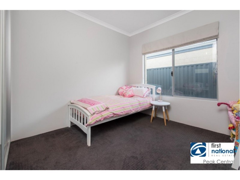 38 Jewel Gardens, Hammond Park WA 6164