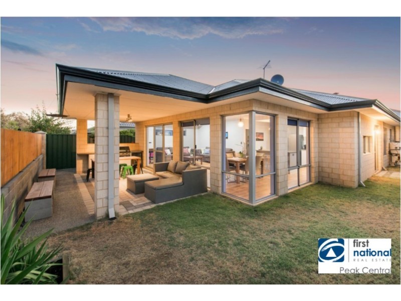 38 Jewel Gardens, Hammond Park WA 6164