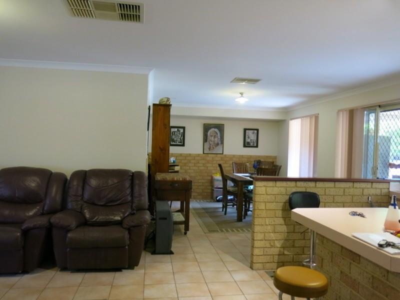 5 Marie Court, Atwell WA 6164