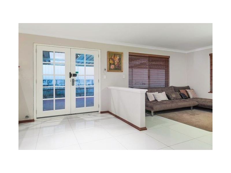 11 Regent Court, Cockburn Central WA 6164