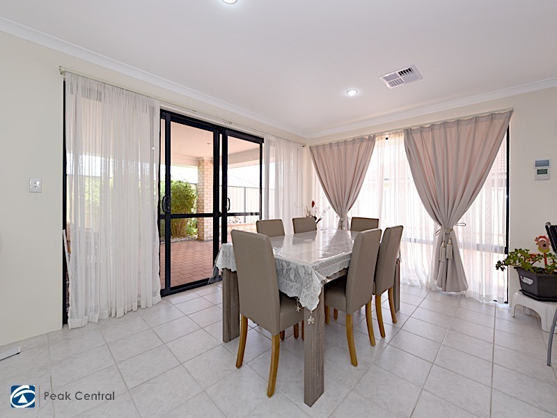 6 Barwon Turn, Hammond Park WA 6164