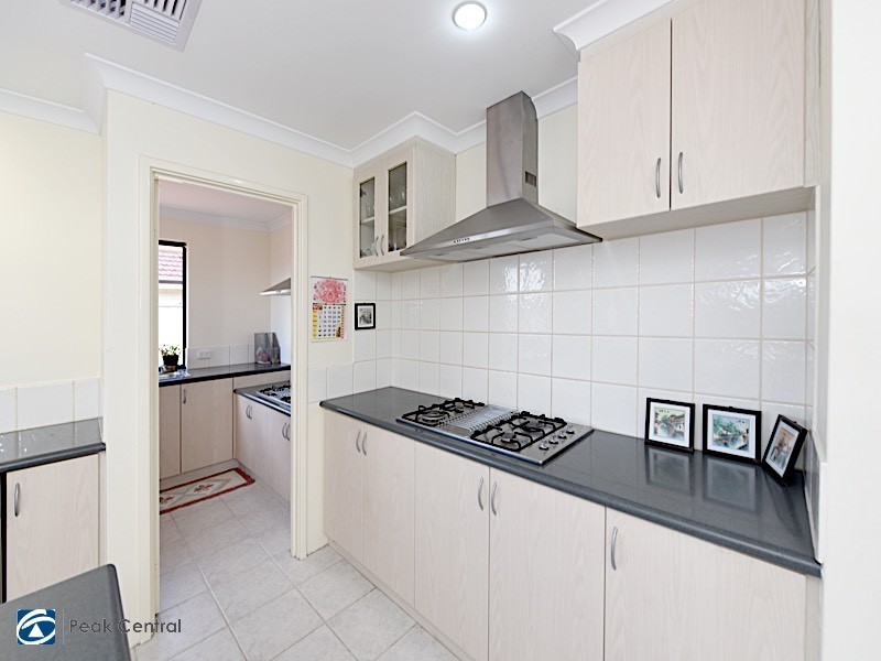 6 Barwon Turn, Hammond Park WA 6164